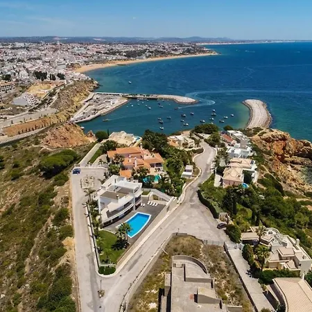 Holiday home Detached House, 5 Bedrooms In *