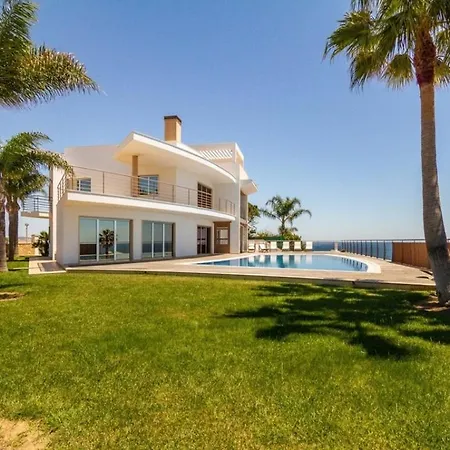 Casa vacanze Detached House, 5 Bedrooms In *